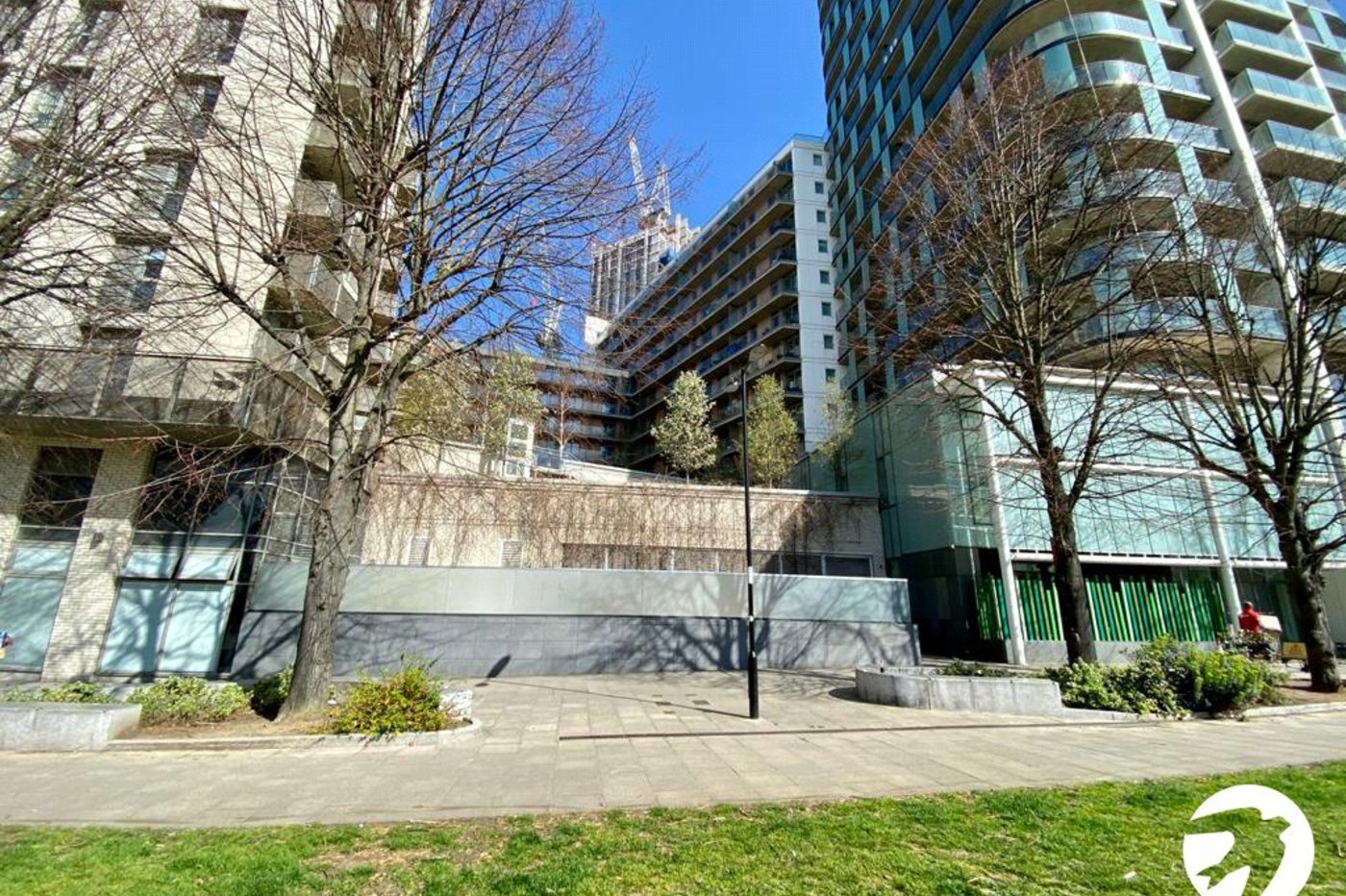 2 bedroom property for sale in 2 Cornmill Lane | Robinson Jackson