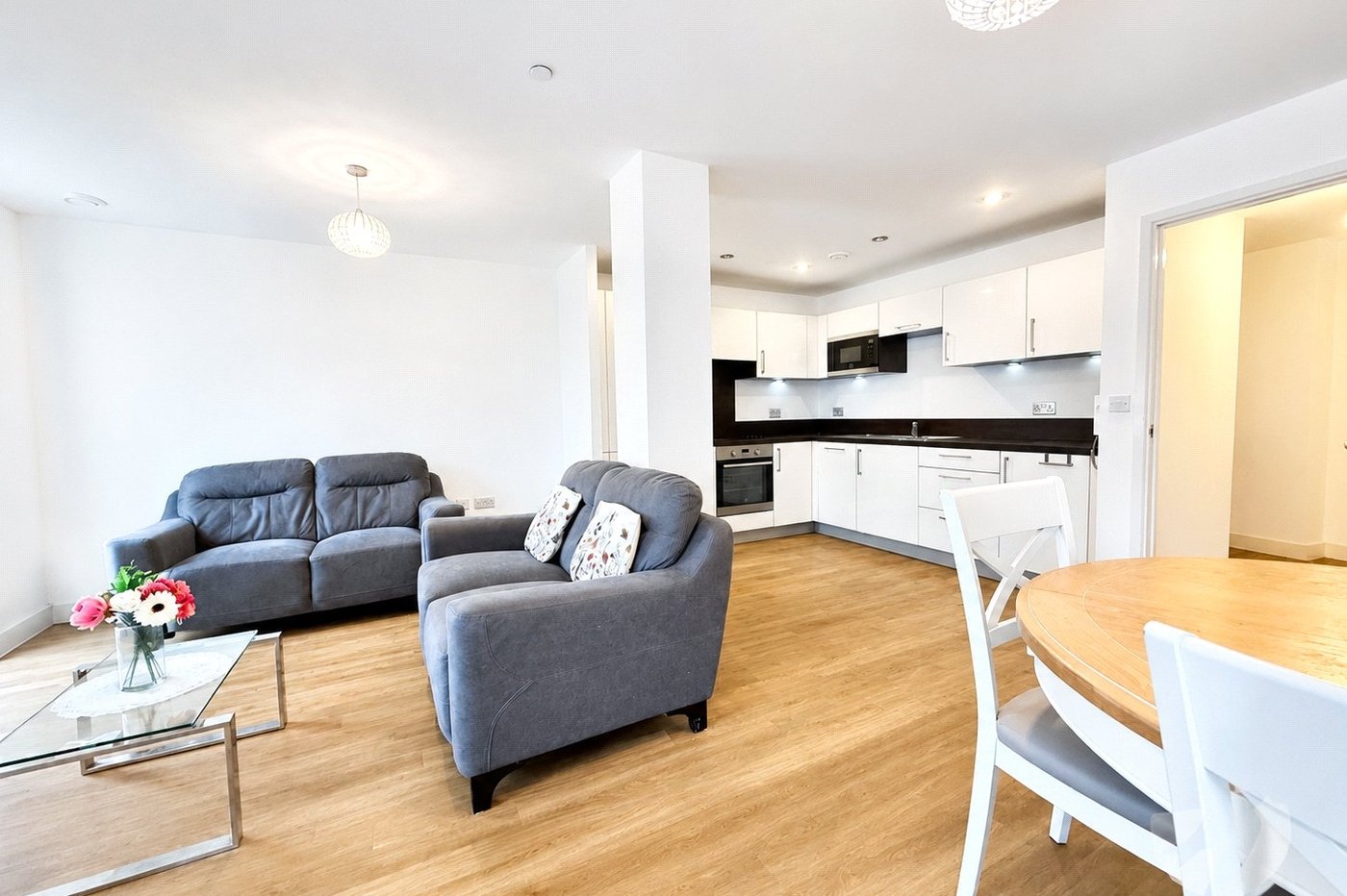 2 bedroom property for sale in 2 Cornmill Lane | Robinson Jackson