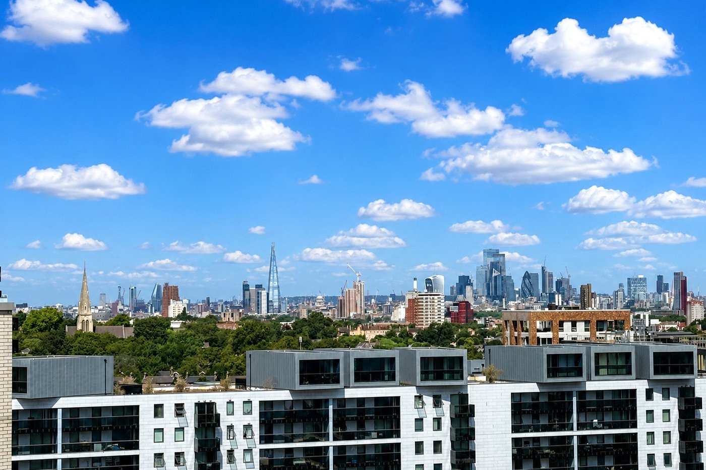 2 bedroom property for sale in 2 Cornmill Lane | Robinson Jackson