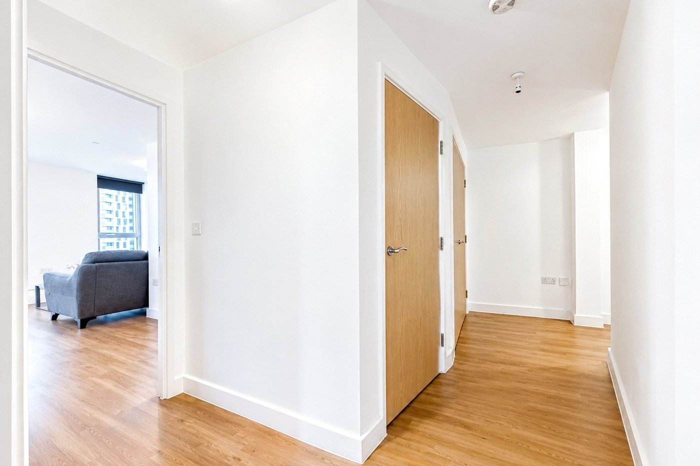 2 bedroom property for sale in 2 Cornmill Lane | Robinson Jackson