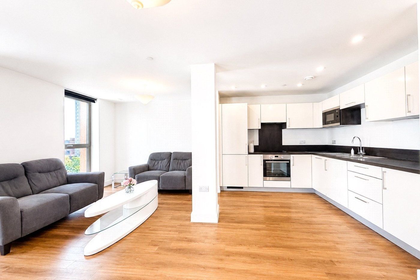 2 bedroom property for sale in 2 Cornmill Lane | Robinson Jackson