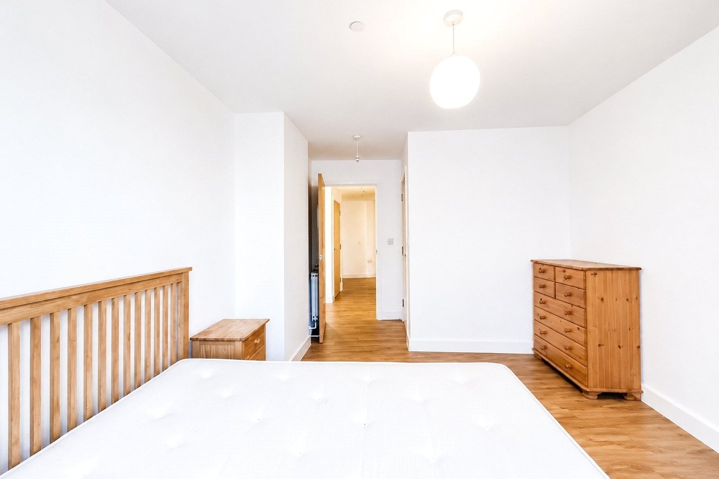 2 bedroom property for sale in 2 Cornmill Lane | Robinson Jackson
