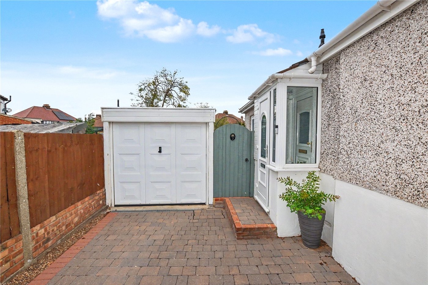 2 bedroom bungalow for sale in Bexleyheath | Robinson Jackson