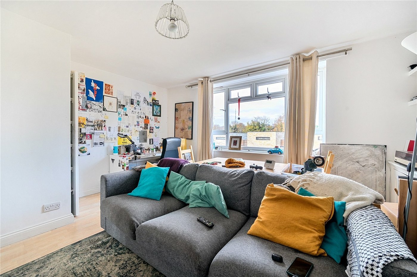 2 bedroom property for sale in London | Robinson Jackson