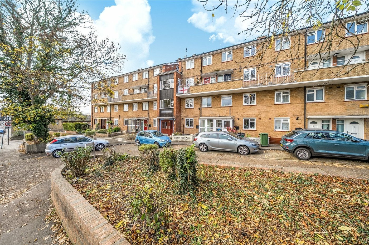 2 bedroom property for sale in London | Robinson Jackson