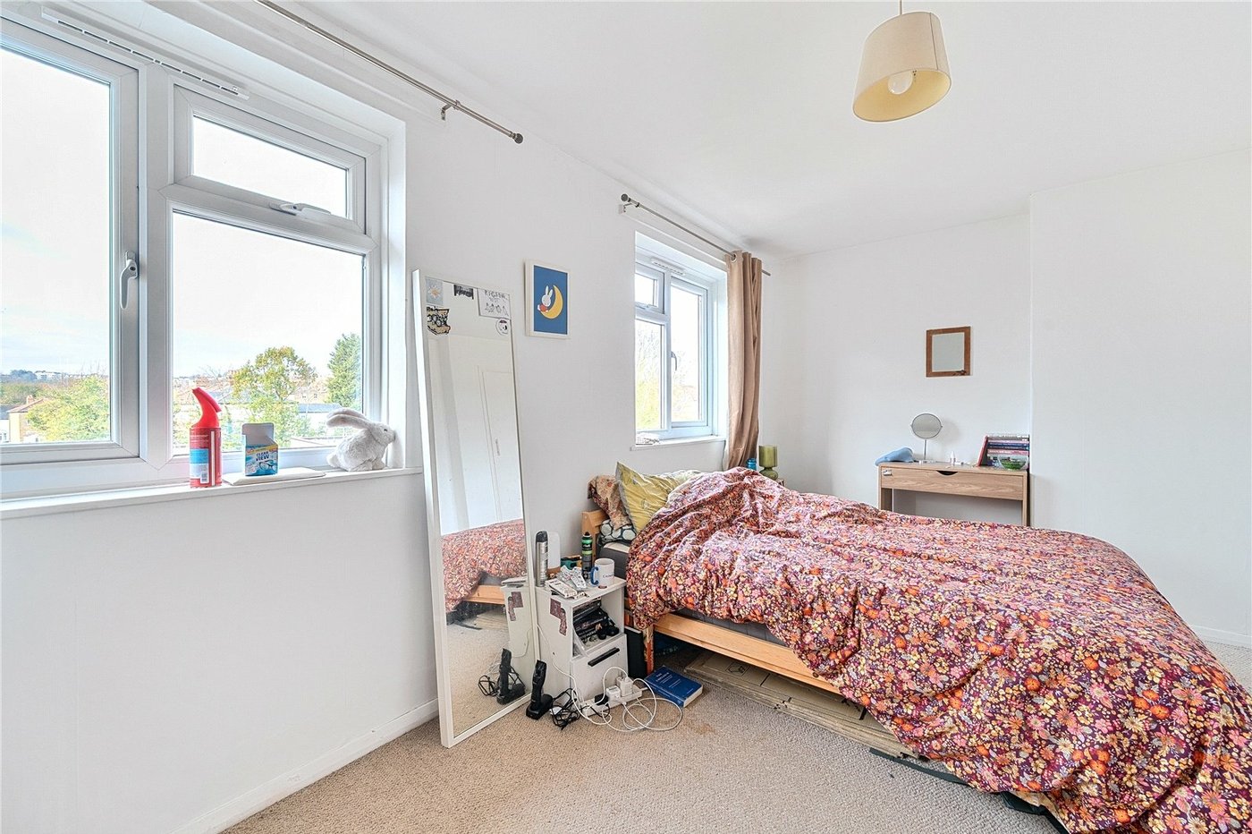 2 bedroom property for sale in London | Robinson Jackson