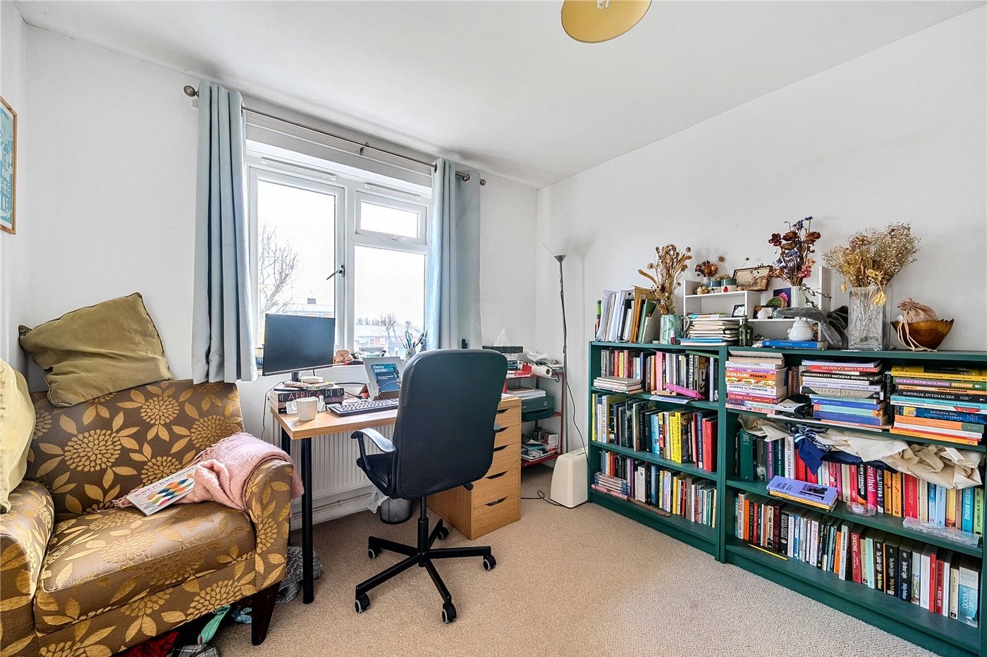 2 bedroom property for sale in London | Robinson Jackson