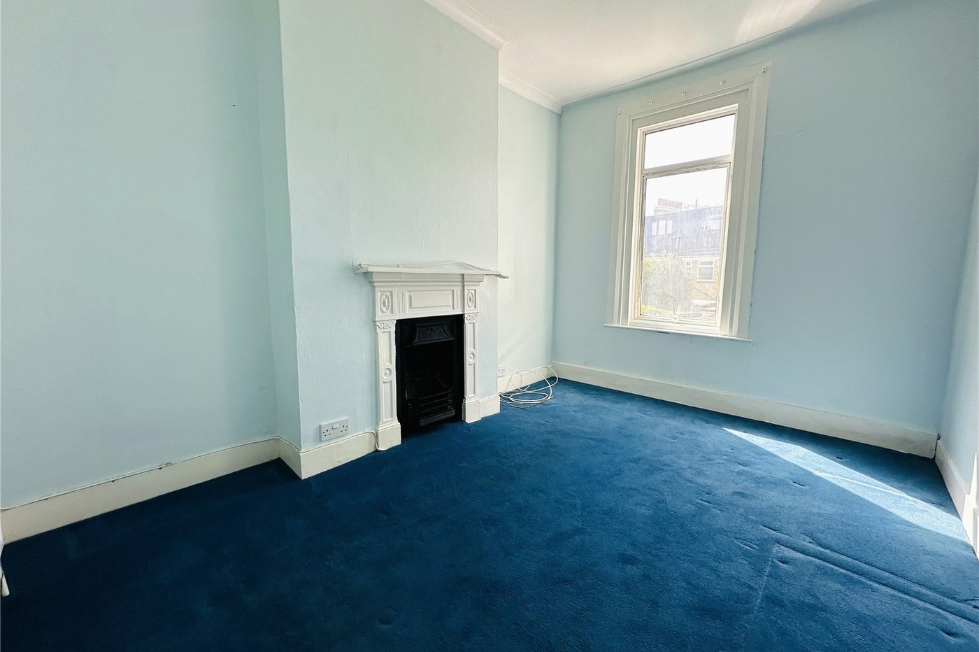 2 bedroom house for sale in London | Robinson Jackson