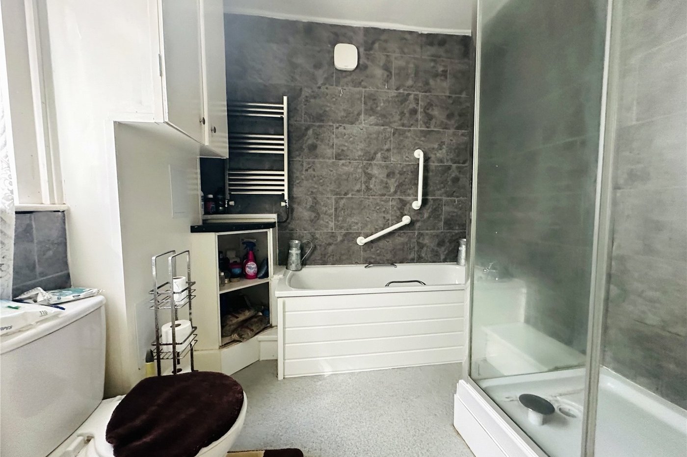 2 bedroom house for sale in London | Robinson Jackson