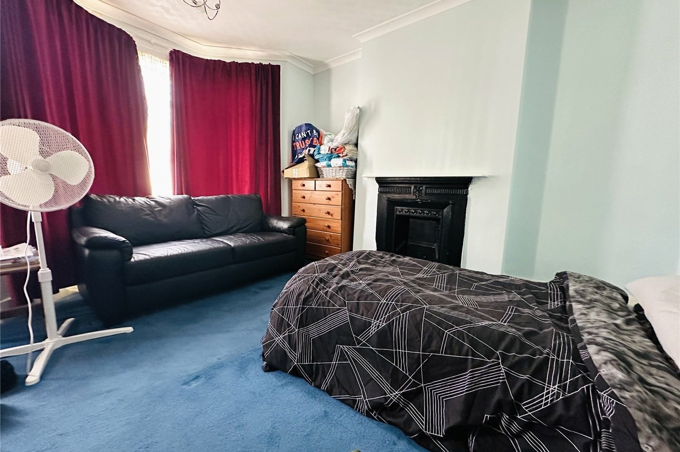 2 bedroom house for sale in London | Robinson Jackson