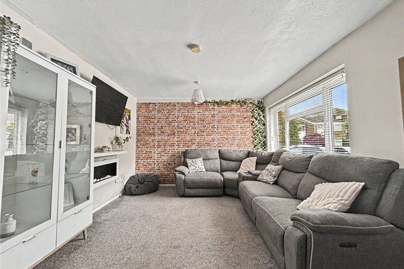 3 bedroom house for sale in Rainham | Robinson Michael & Jackson