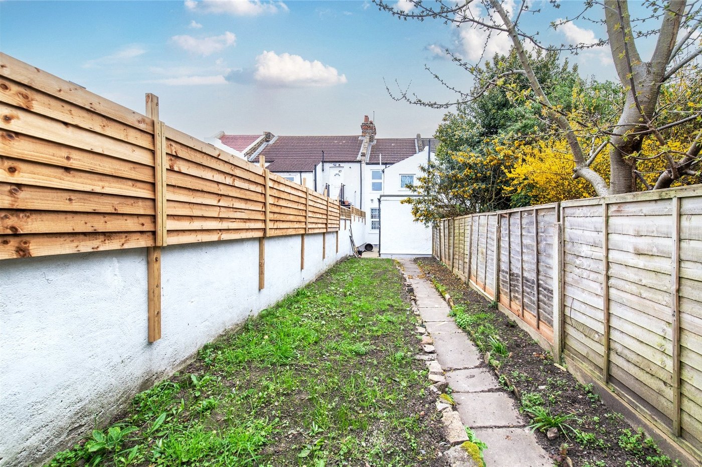 2 bedroom house for sale in Gravesend | Robinson Michael & Jackson