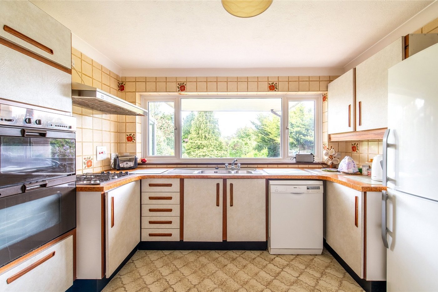 5 bedroom house for sale in Gravesend | Robinson Michael & Jackson