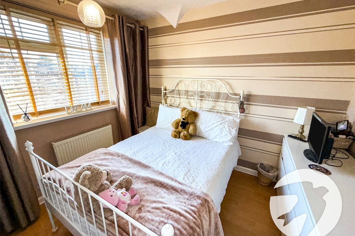 4 bedroom house for sale in London | Robinson Jackson