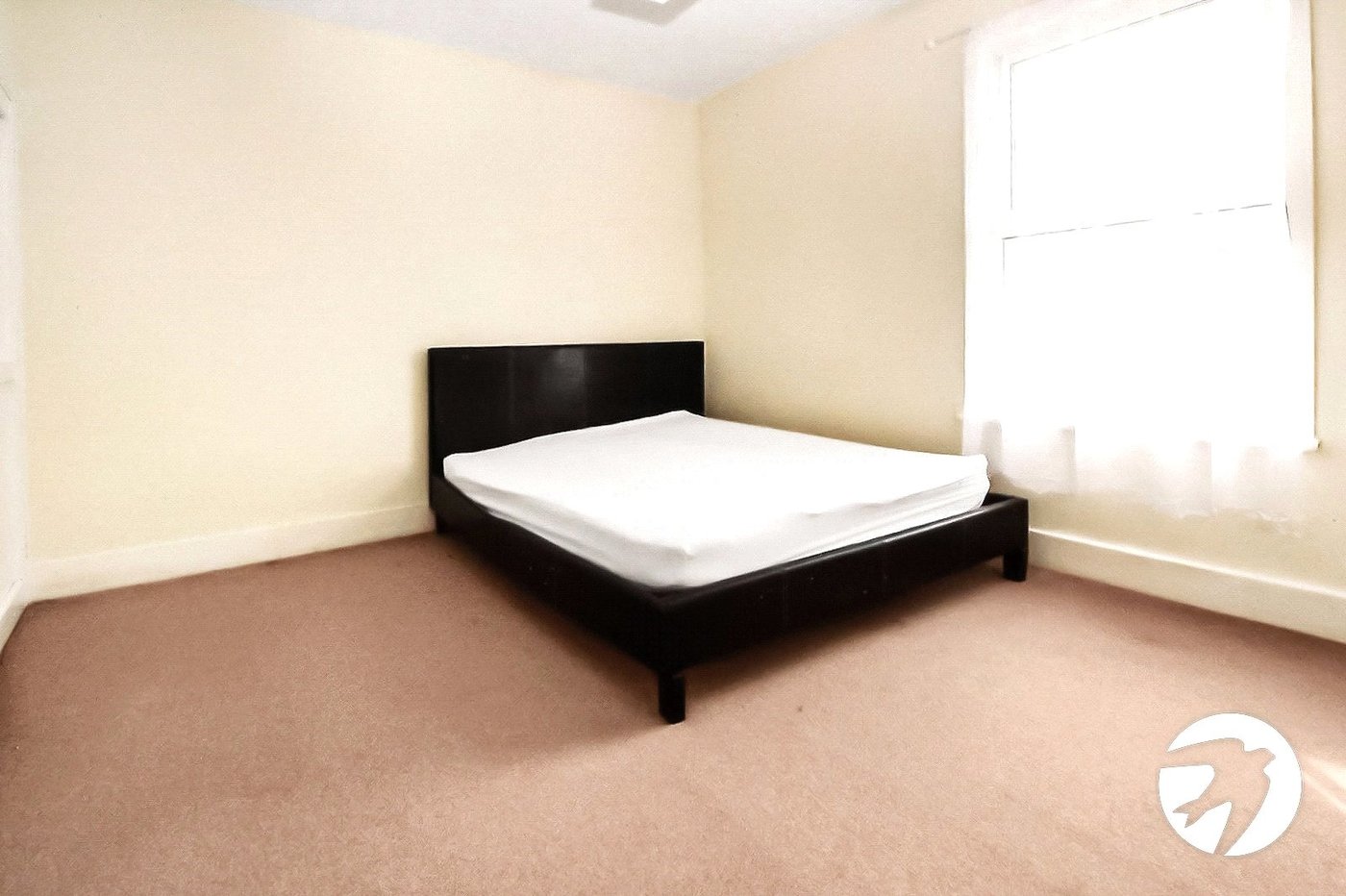 2 bedroom house for sale in London | Robinson Jackson