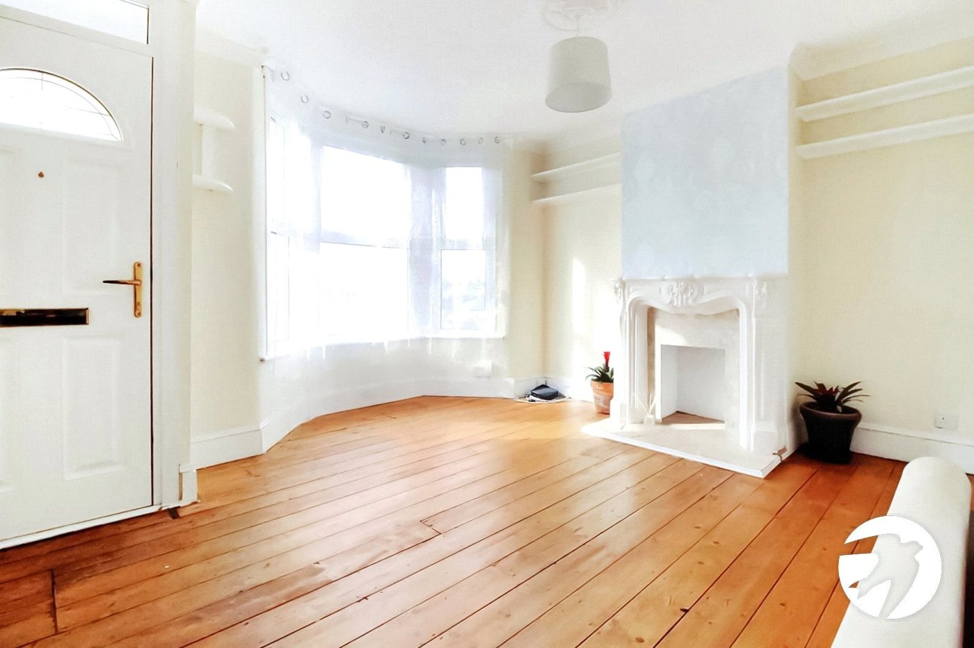 2 bedroom house for sale in London | Robinson Jackson