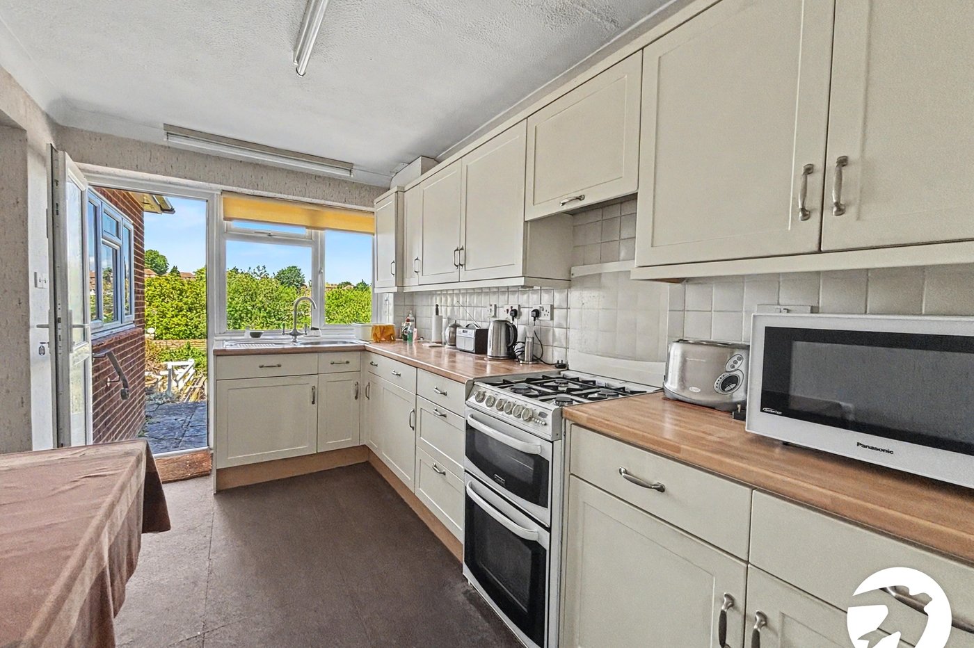 2 bedroom bungalow for sale in Walderslade | Robinson Michael & Jackson
