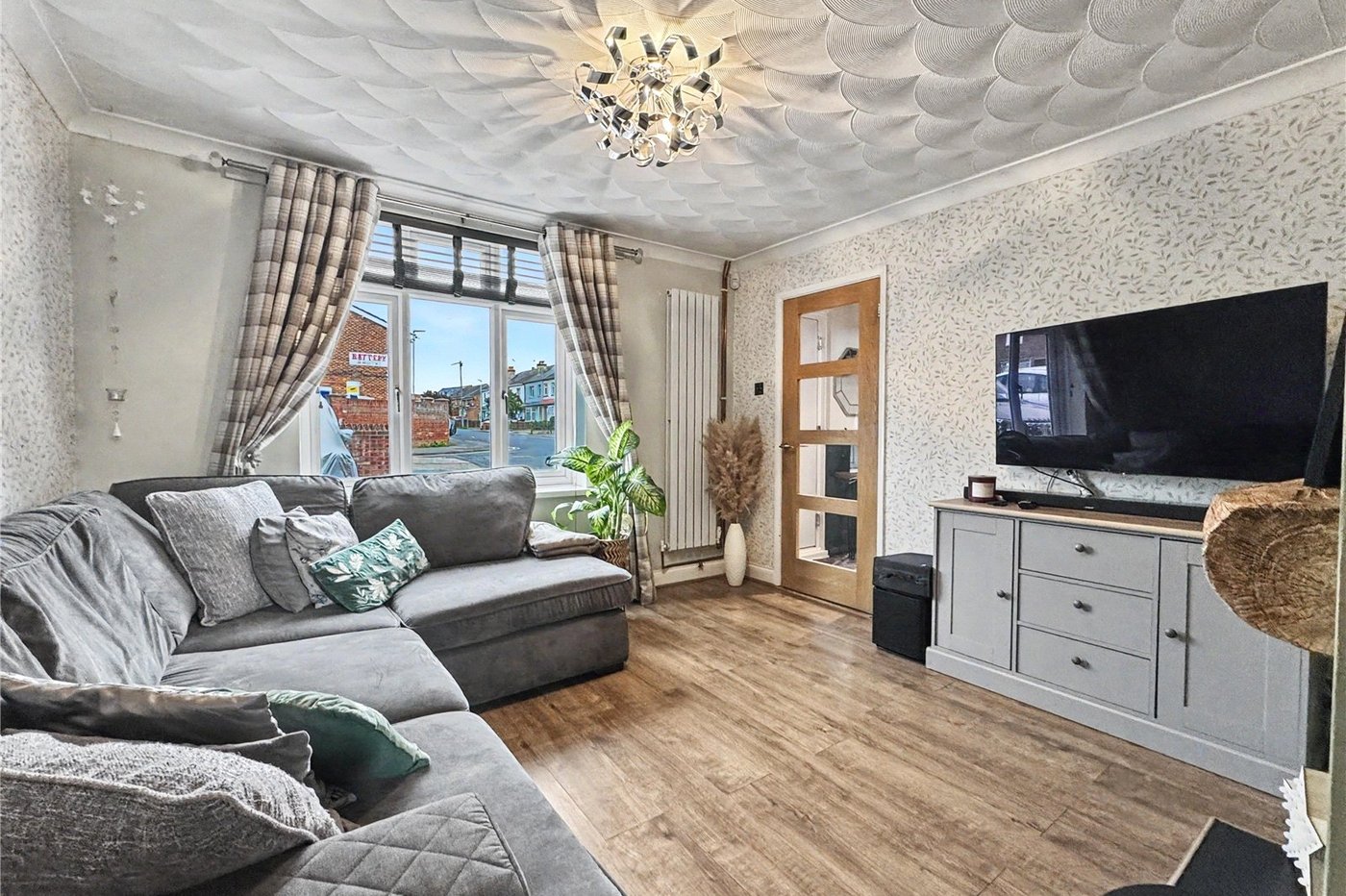 2 bedroom house for sale in Rainham | Robinson Michael & Jackson