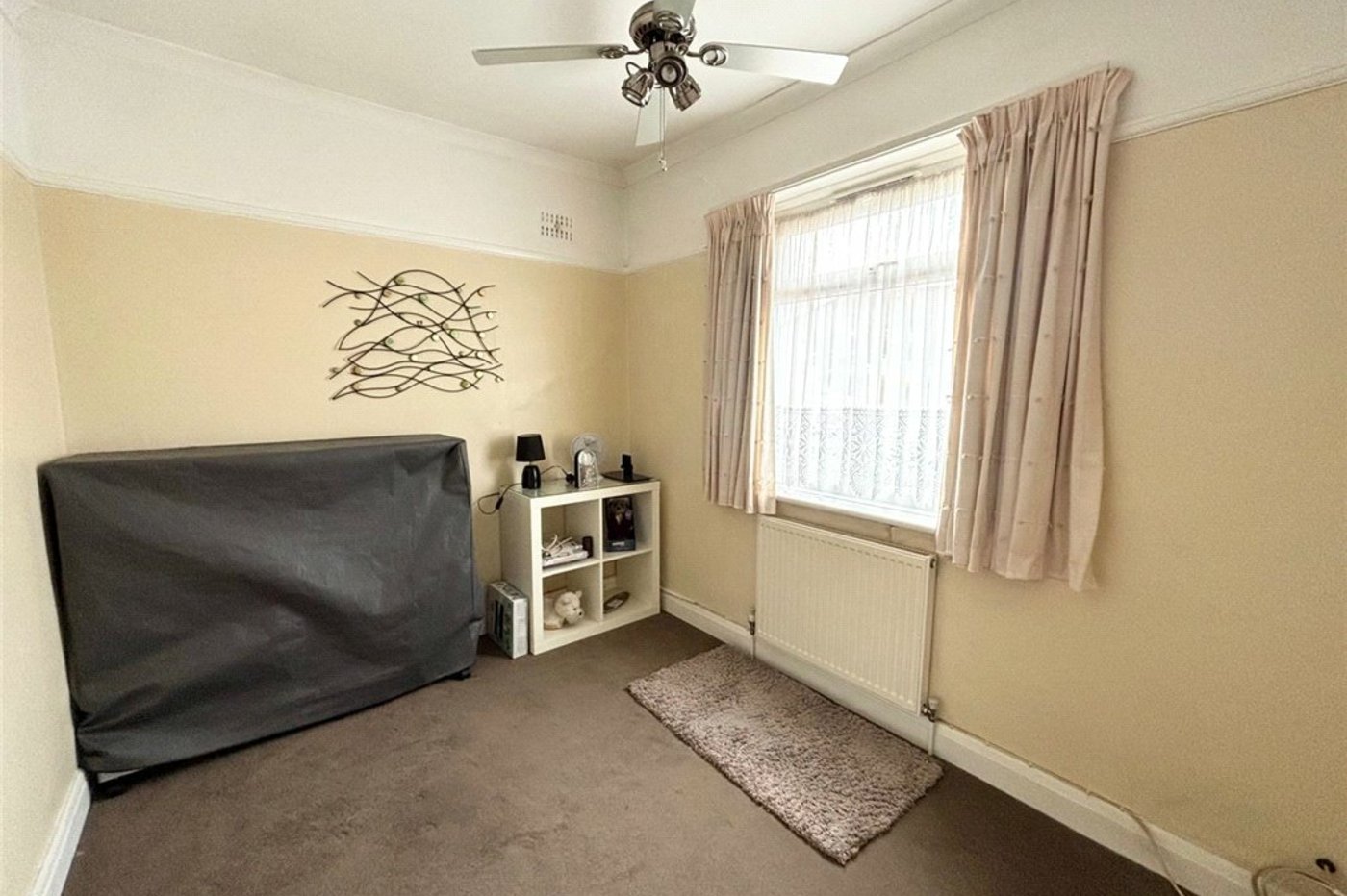 2 bedroom bungalow for sale in Orpington | Robinson Jackson