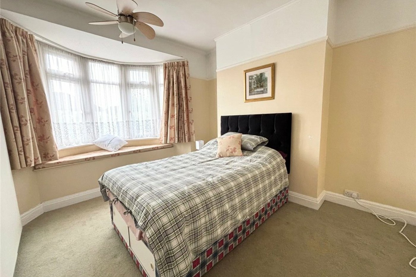 2 bedroom bungalow for sale in Orpington | Robinson Jackson