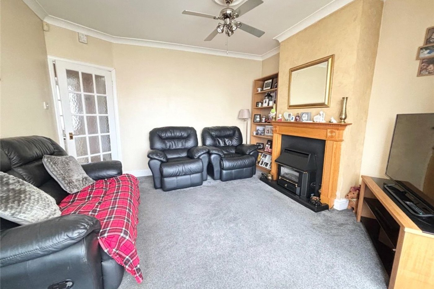 2 bedroom bungalow for sale in Orpington | Robinson Jackson