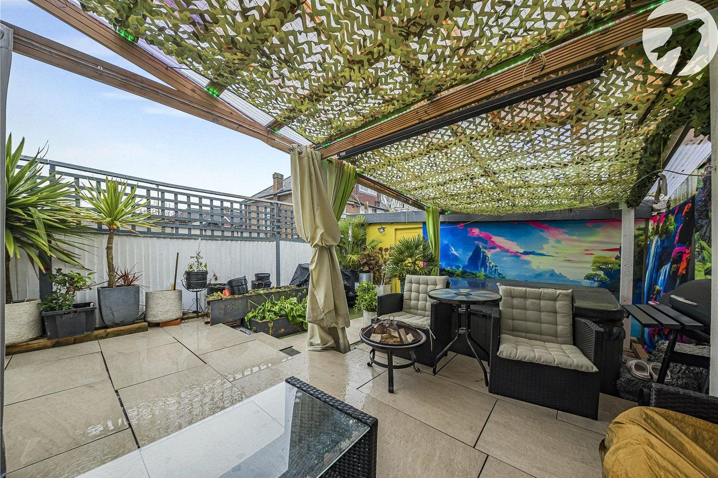 3 bedroom house for sale in London | Robinson Jackson