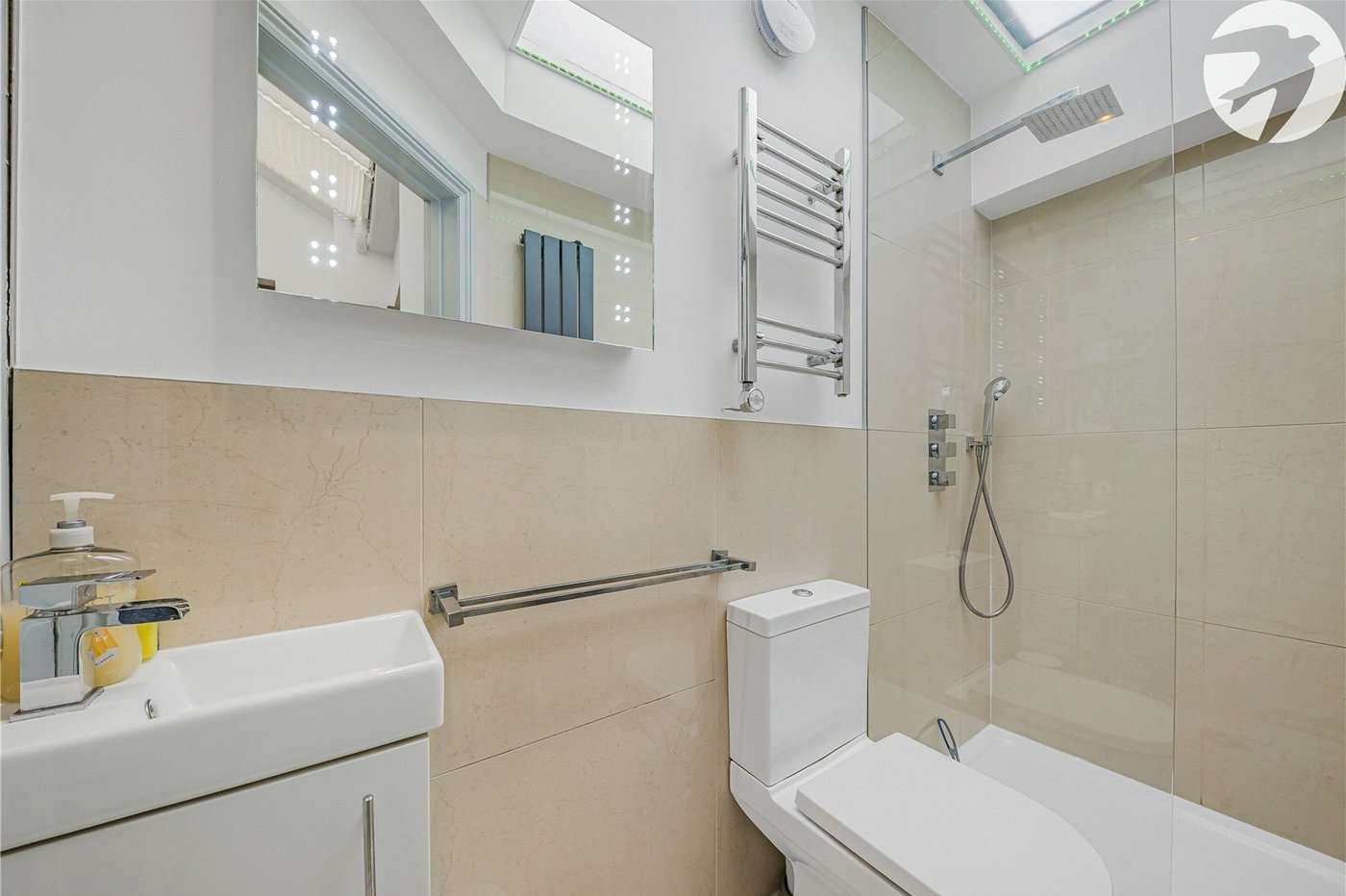 3 bedroom house for sale in London | Robinson Jackson