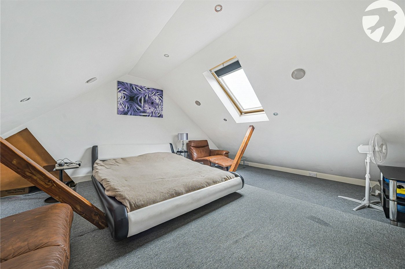 3 bedroom house for sale in London | Robinson Jackson