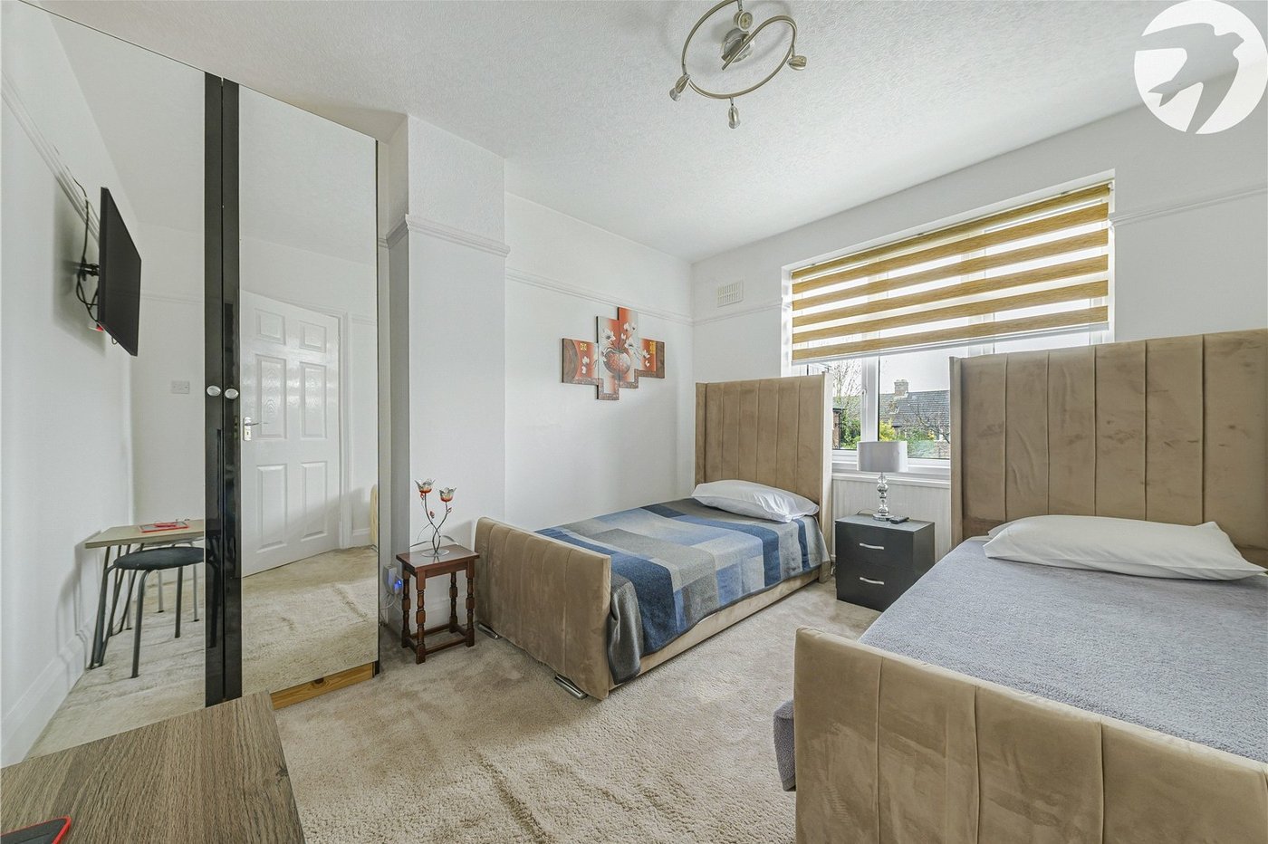 3 bedroom house for sale in London | Robinson Jackson