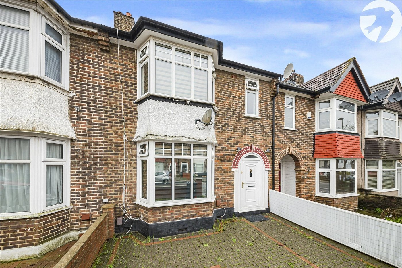 3 bedroom house for sale in London | Robinson Jackson