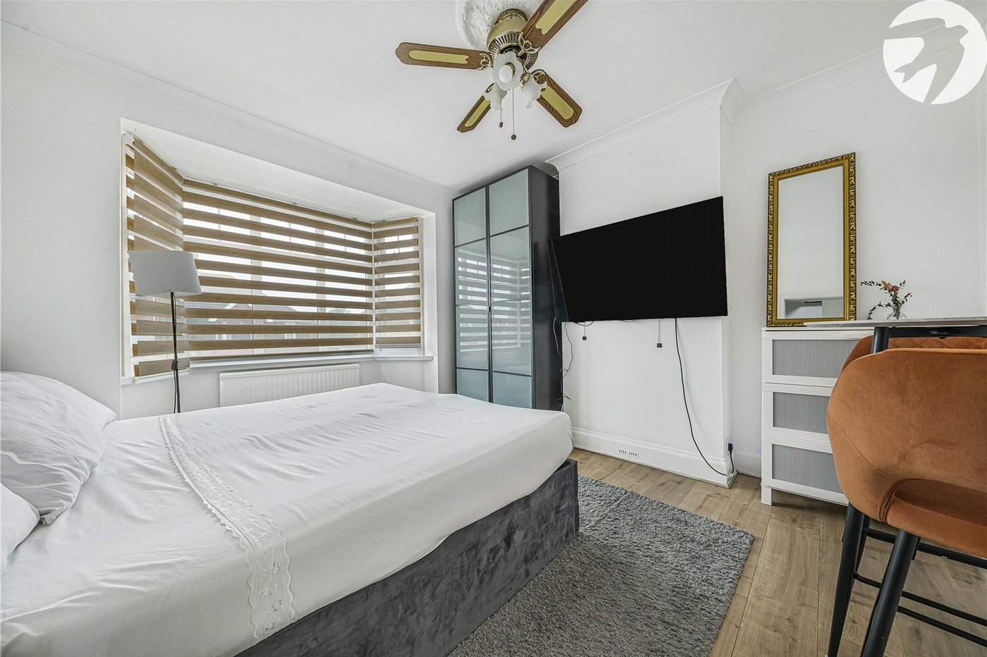 3 bedroom house for sale in London | Robinson Jackson