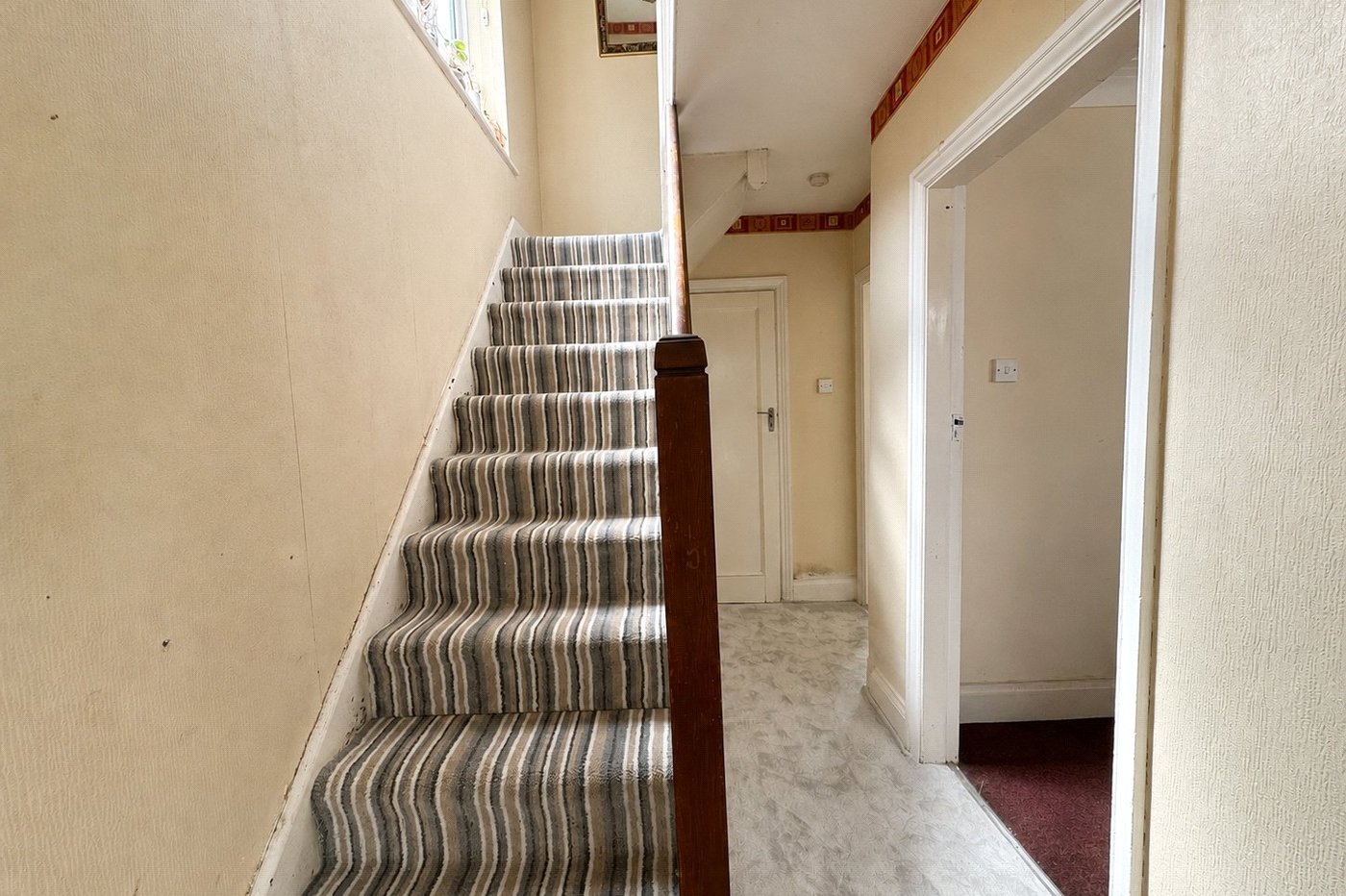 3 bedroom house for sale in London | Robinson Jackson