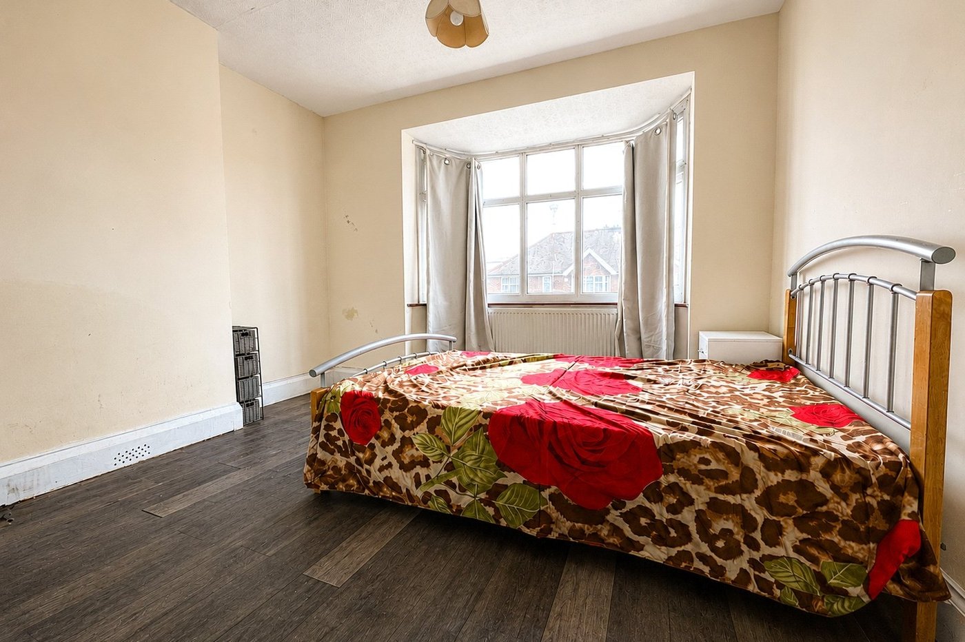 3 bedroom house for sale in London | Robinson Jackson