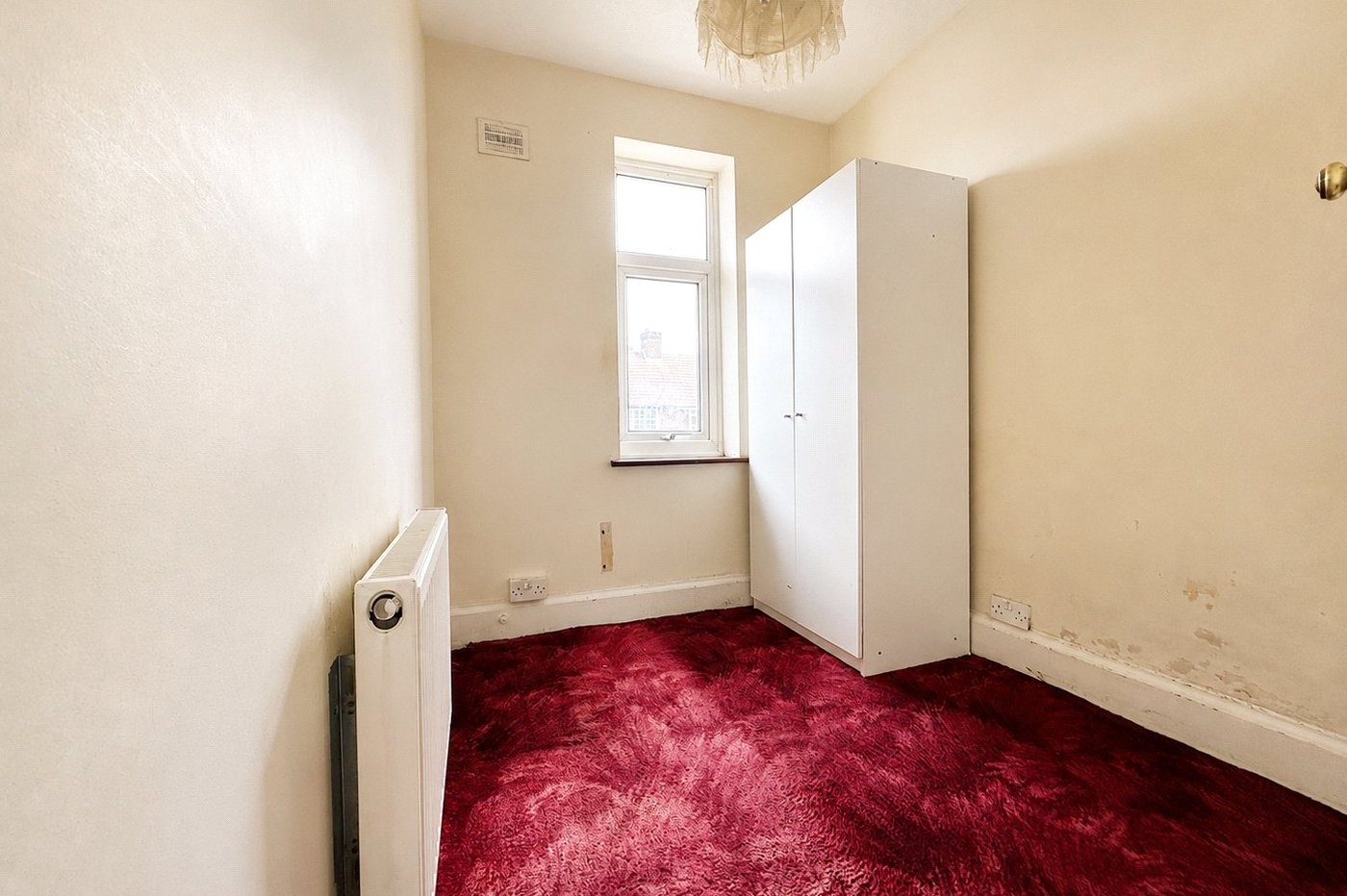 3 bedroom house for sale in London | Robinson Jackson