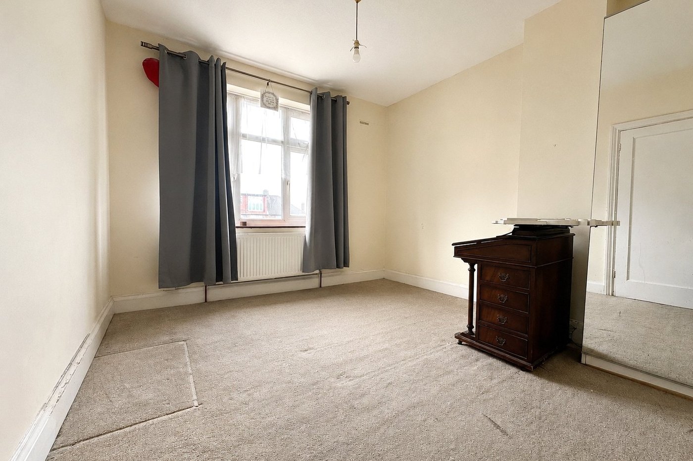 3 bedroom house for sale in London | Robinson Jackson