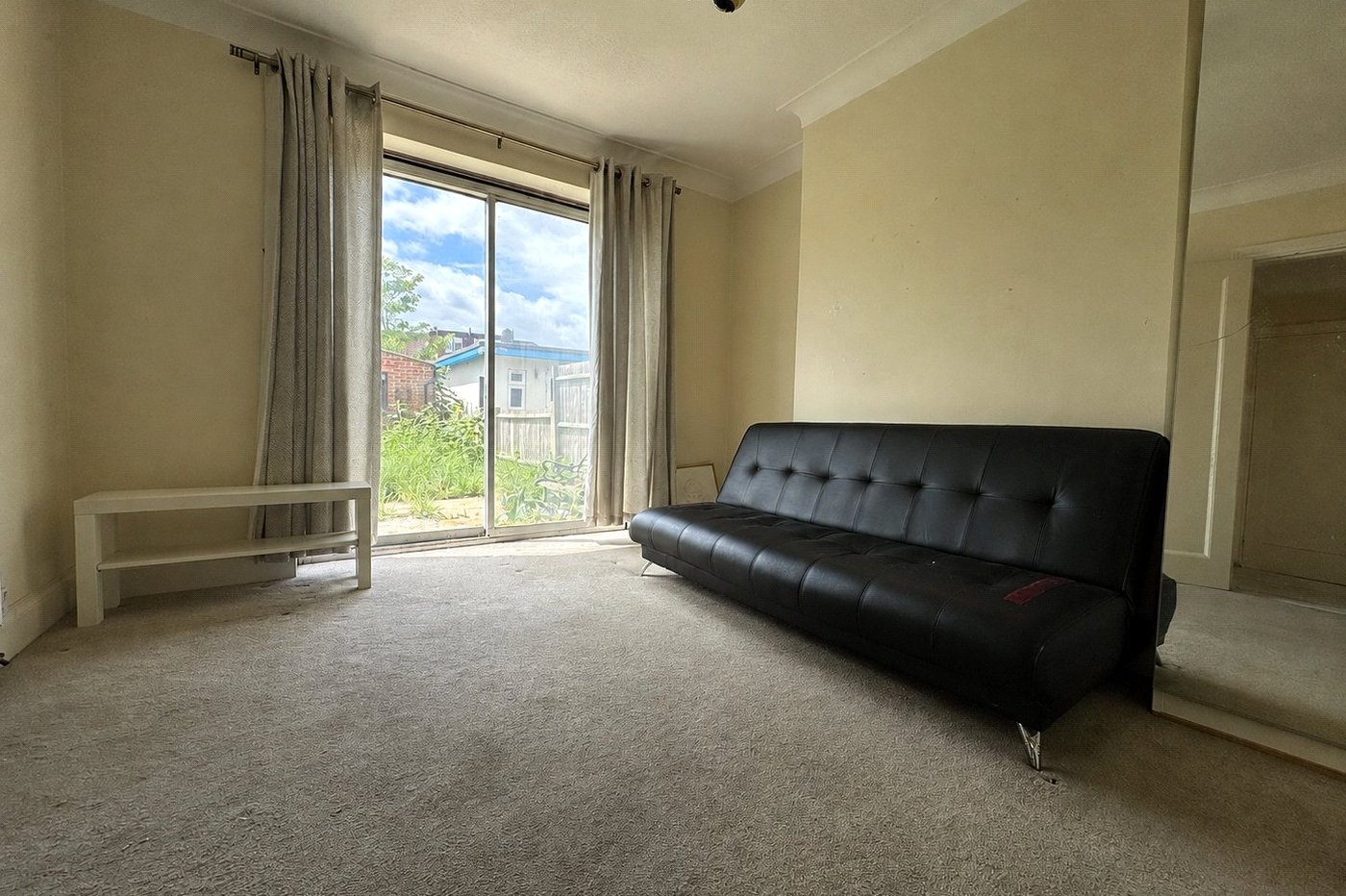 3 bedroom house for sale in London | Robinson Jackson