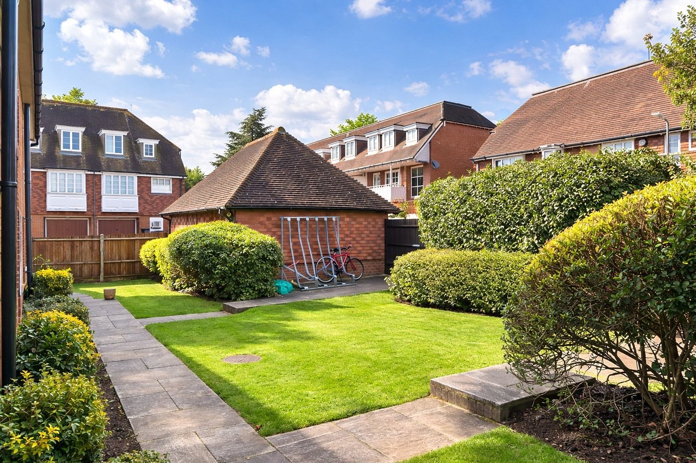 2 bedroom property for sale in Hextable | Robinson Jackson