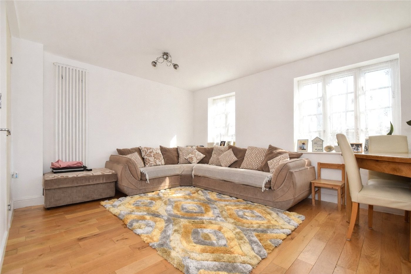 2 bedroom property for sale in Hextable | Robinson Jackson