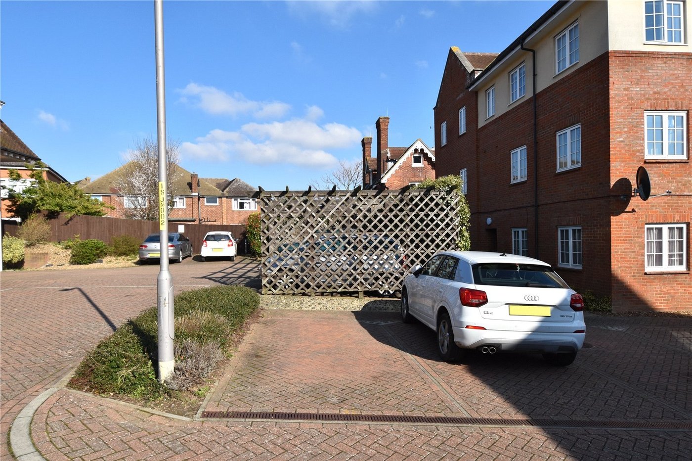 2 bedroom property for sale in Hextable | Robinson Jackson