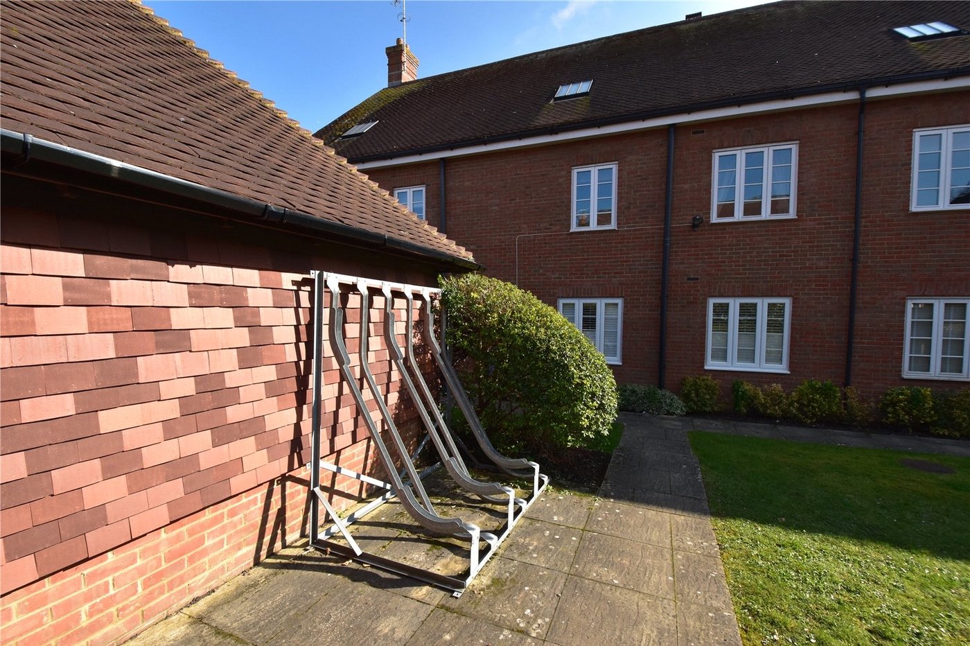 2 bedroom property for sale in Hextable | Robinson Jackson