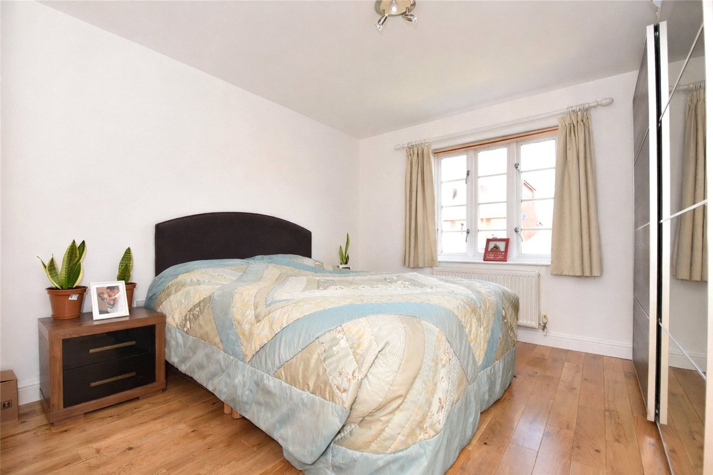 2 bedroom property for sale in Hextable | Robinson Jackson