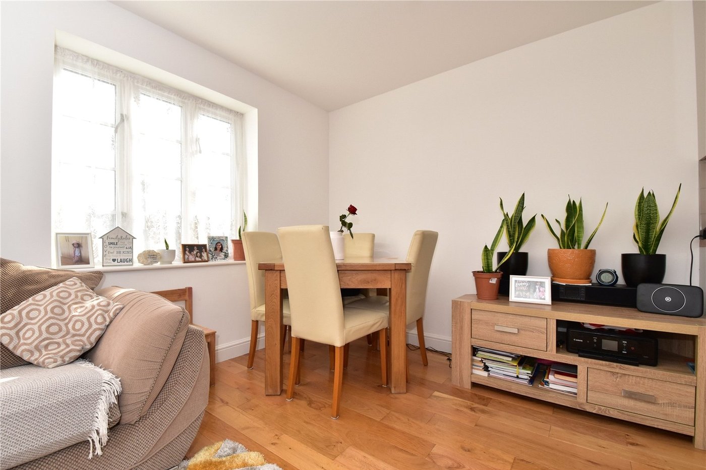 2 bedroom property for sale in Hextable | Robinson Jackson