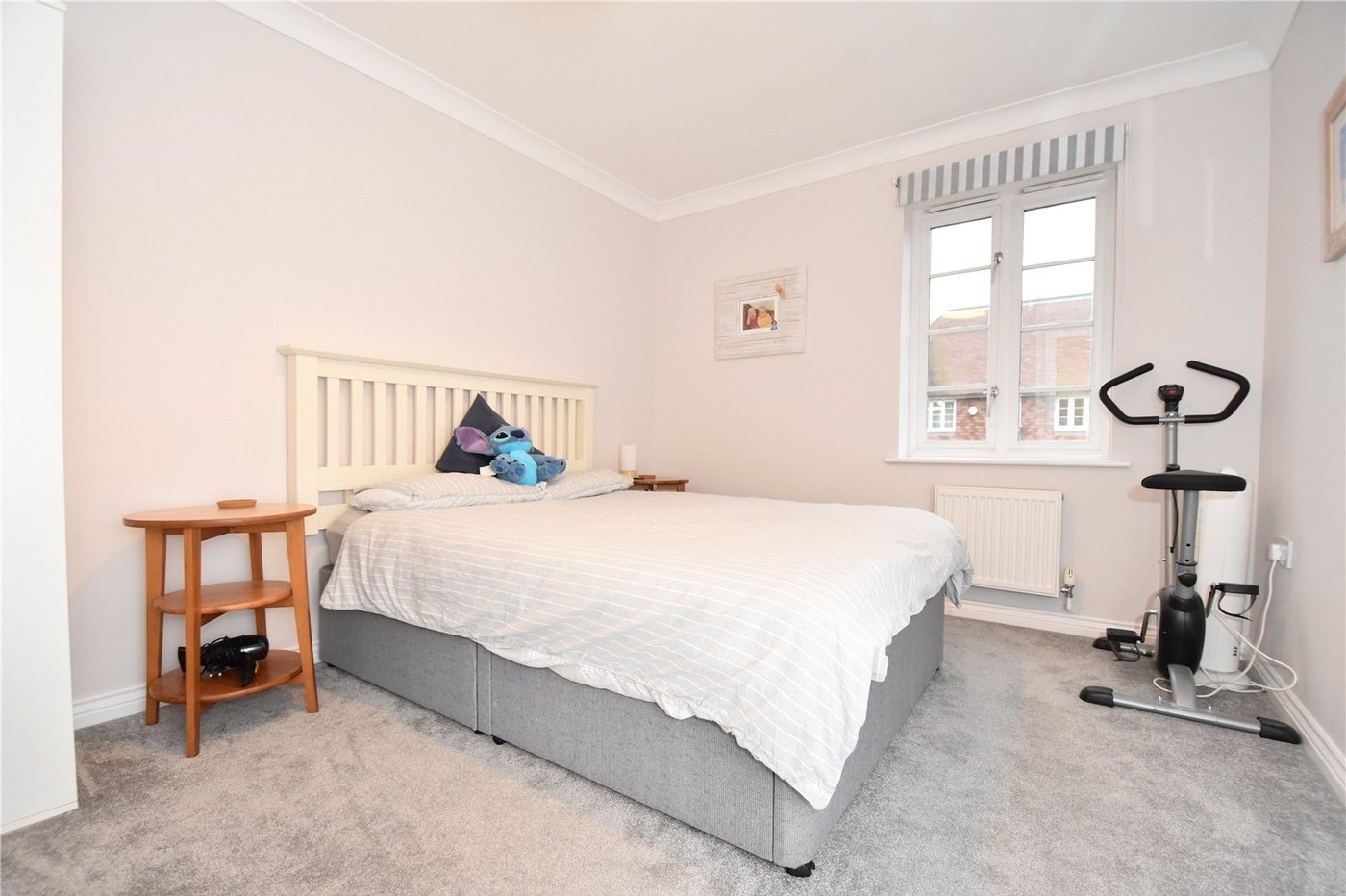 2 bedroom property for sale in Hextable | Robinson Jackson