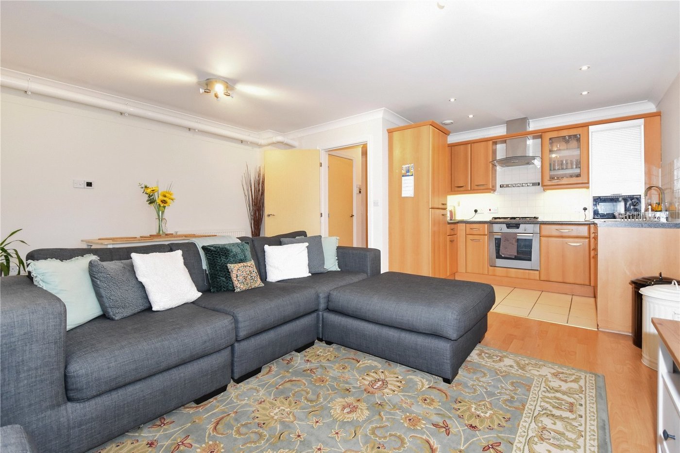 2 bedroom property for sale in Hextable | Robinson Jackson