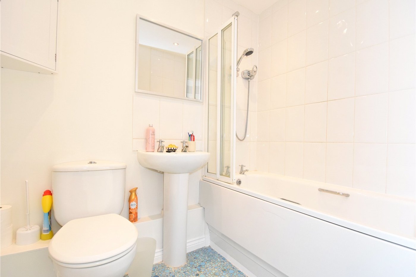 2 bedroom property for sale in Hextable | Robinson Jackson