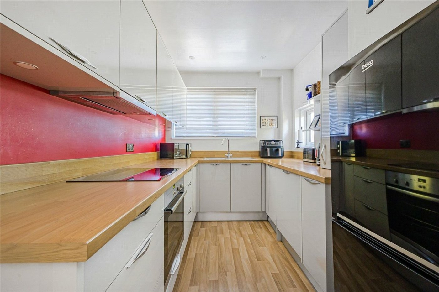 2 bedroom property for sale in Bromley | Robinson Jackson