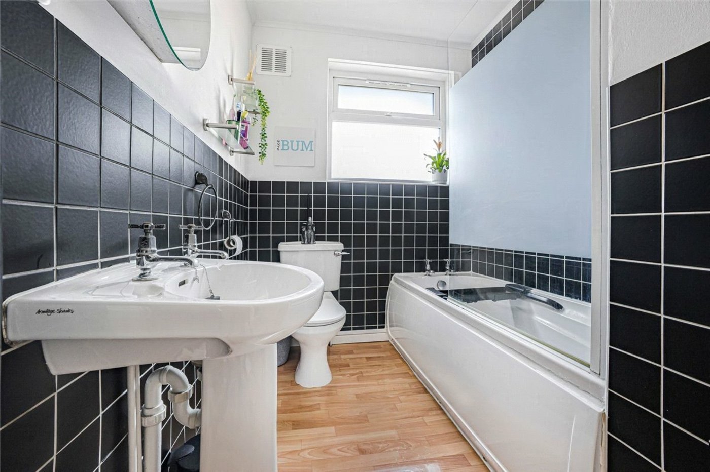 2 bedroom property for sale in Bromley | Robinson Jackson