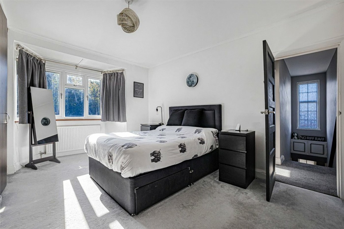 2 bedroom property for sale in Bromley | Robinson Jackson