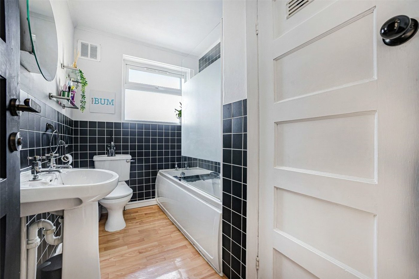 2 bedroom property for sale in Bromley | Robinson Jackson