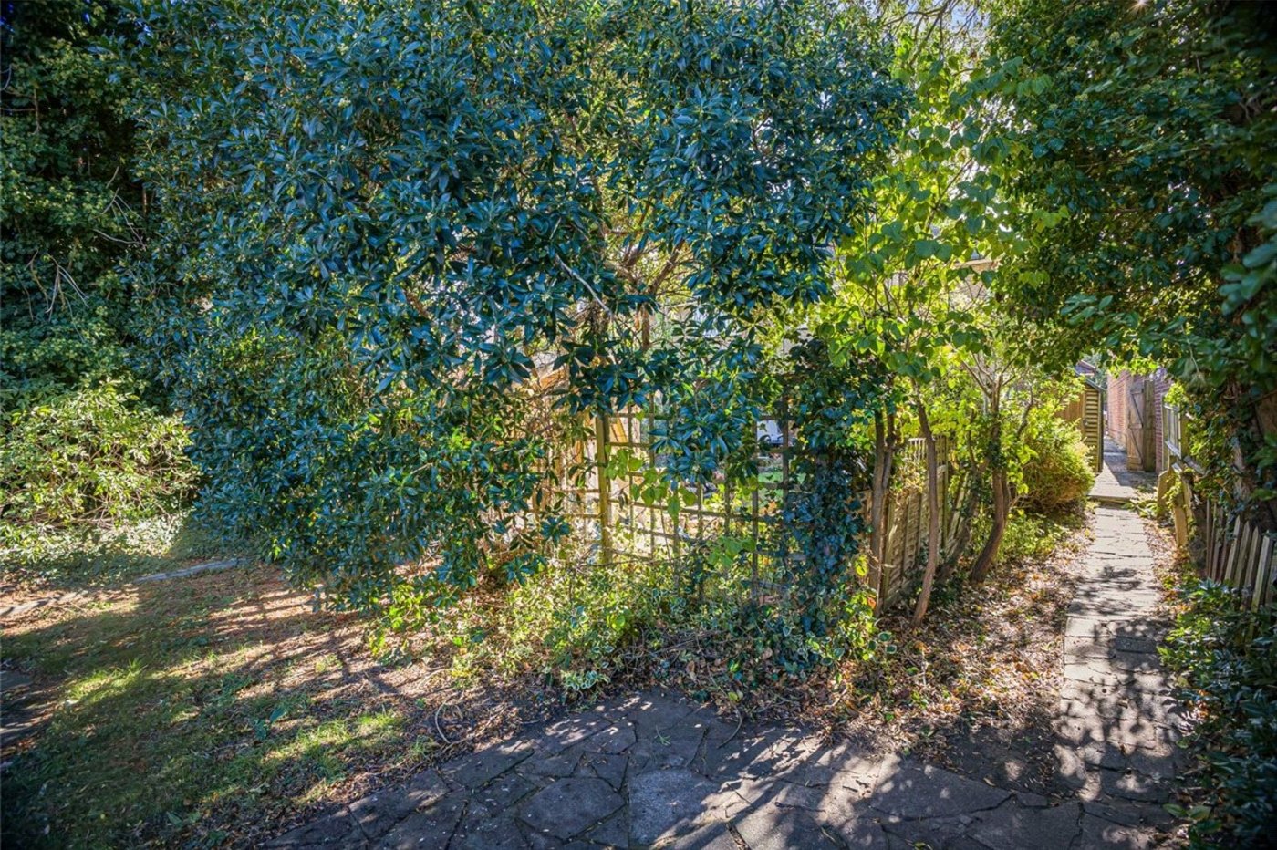 2 bedroom property for sale in Bromley | Robinson Jackson